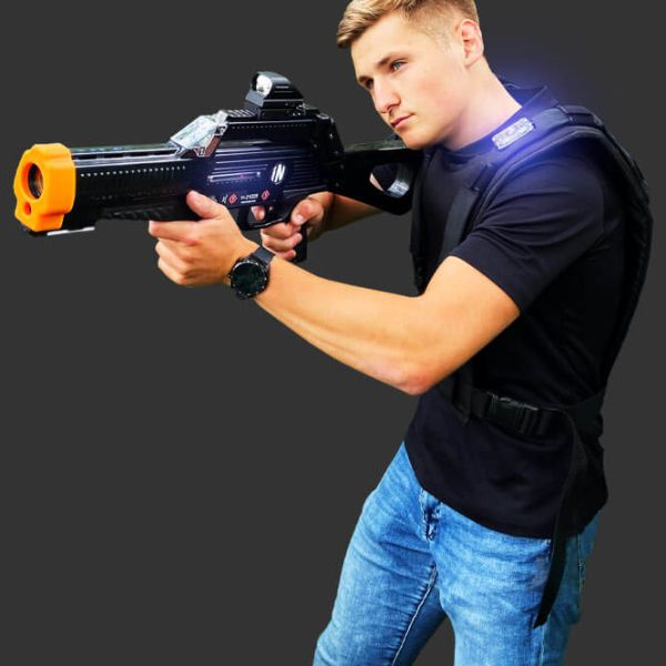 man_with_raptor3_laser_tag_gun